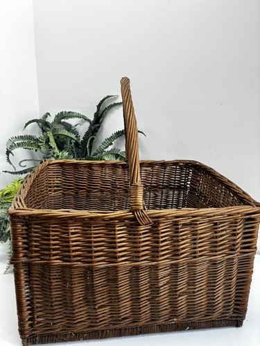 Large vintage rectangle wicker - rectangle,