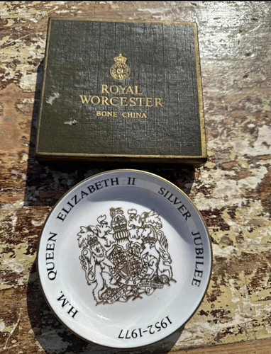Royal worcester bone china - royal,