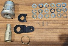 Genuine Ford Lock Repair Kit Front Left 95-02 Ford Fiesta KA 1022647