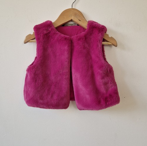 Faux fur cropped sleeveless - cropped,