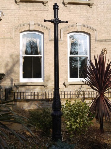 Tall heavy cast iron - cast,