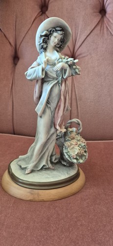 Capodimonte lady with - capodimonte,