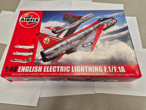 Airfix english electric - 1/48,