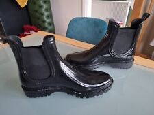 Black Wellington ankle/chelsea boots