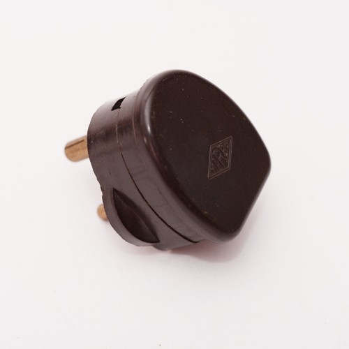 Brown bakelite round prong - brown, 3