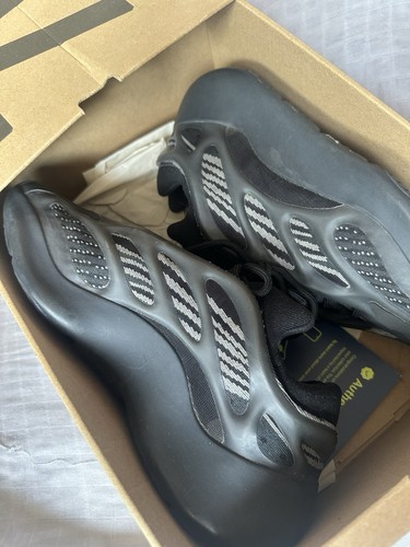 Yeezy 700 - , v3