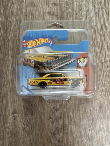 Hot wheels ford galaxie - '65,