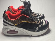 Skechers Womens UNO Sneakers