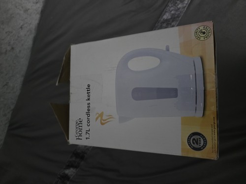 Kettle used twice very good - used,