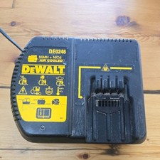 DeWalt DE0246 Battery Charger