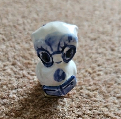 Delft style blue - &, white