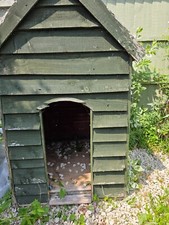 outdoor dog house