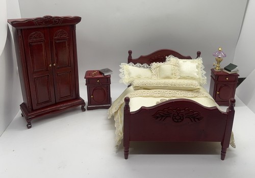 Dolls house furniture - dolls, double