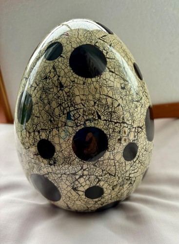 Blown out crackled and spotted - blown,