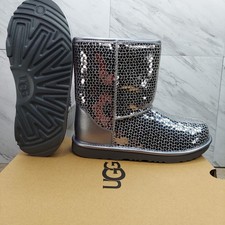 UGG Classic II Gel Hearts