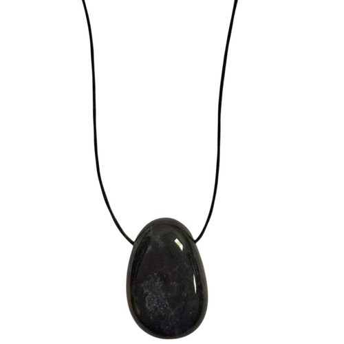 Black onyx drilled tumble - black,