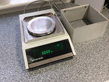 Mettler Toledo PM100 110g x 0.001g Lab Balance.