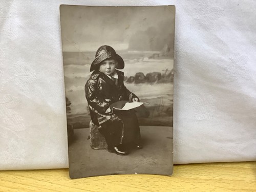Child holding pond - holding, yacht