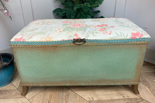 MID CENTURY VINTAGE GREEN &