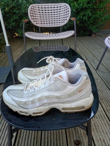 Air max size white and - 10,