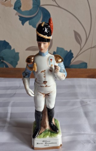 Alfretto porcelain figurine - porcelain,