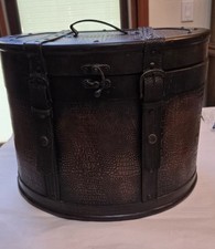 VINTAGE BROWN LEATHER & WOOD