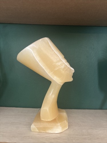 Nefertiti egyptian queen - nefertiti,