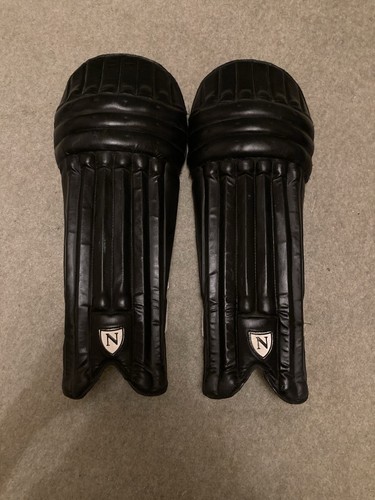 Newbury cricket pads black - newbury,