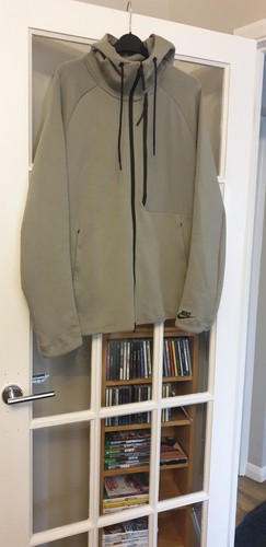 Nike tech fleece - tech, medium