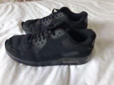 Lads / Older Boys Black Trainers, size UK 5.5
