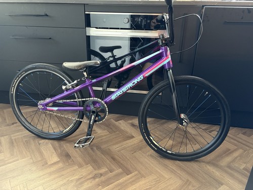Stay strong race bmx - v3,