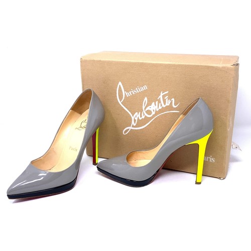 Pre owned christian louboutin - pre-owned,