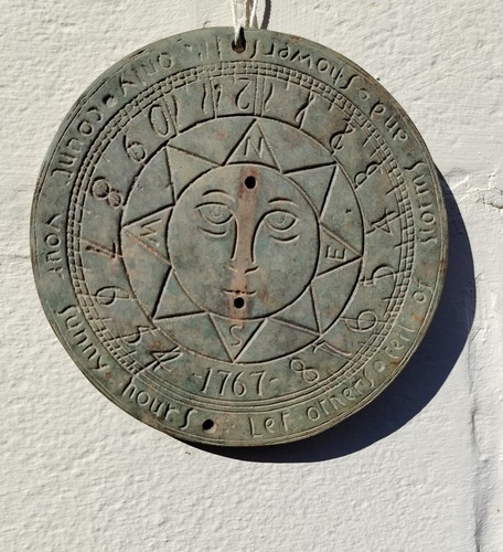 Antique round brass sun - round,