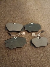 New Front Brake Pads Fits Mercedes 190e 2.3 2.5 16v 200-300 E200-300 (MDP1102)