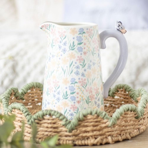 Ditsy floral with butterfly - ditsy,