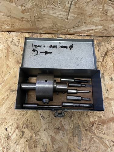 Boring head with - boring, of
