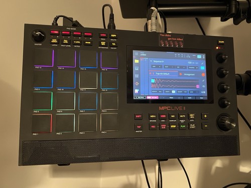 Akai mpc live standalone - live,