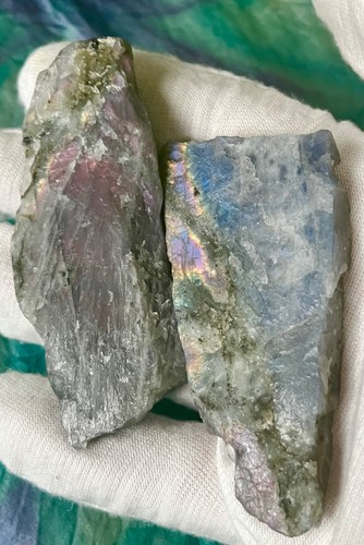Raw labradorite - ✨💙💜🩷raw,