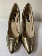 atmosphere Gold Leather Court