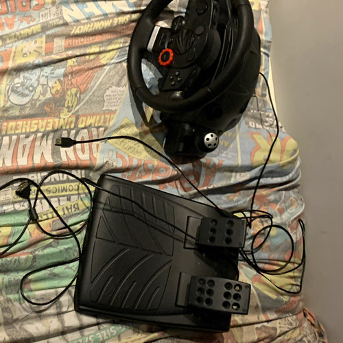 Logitech driving force - logitech,