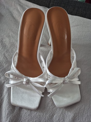 Cuccoo white lace bow front - lace,