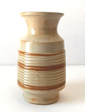 Stoneware bwl ribbed vase - ribbed,