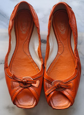 TOD'S LADIES ORANGE PATENT LEATHER  DRIVING SHOES - SIZE 38 - MADE IN ITALY