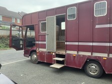 horsebox 7.5. IVECO Tector. 12 months mot. Living area..