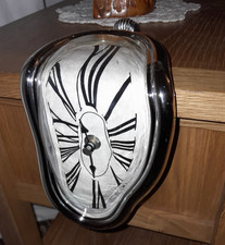 Distorted Melting Clock -
