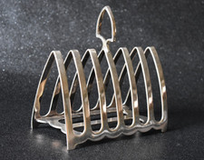 Walker & Hall Neo Gothic Silver Plated Toast Rack