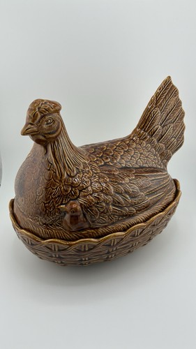Vintage portmeirion hen on - portmeirion, "hen