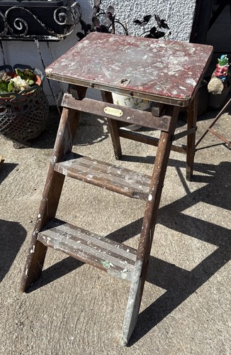 Vintage wooden steps - vintage, twyford