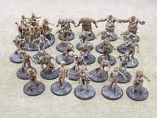 28mm ZOMBIES x33 Painted 33740