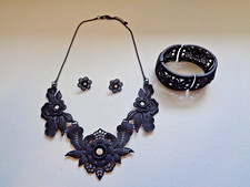 Mourning Jewellery style set